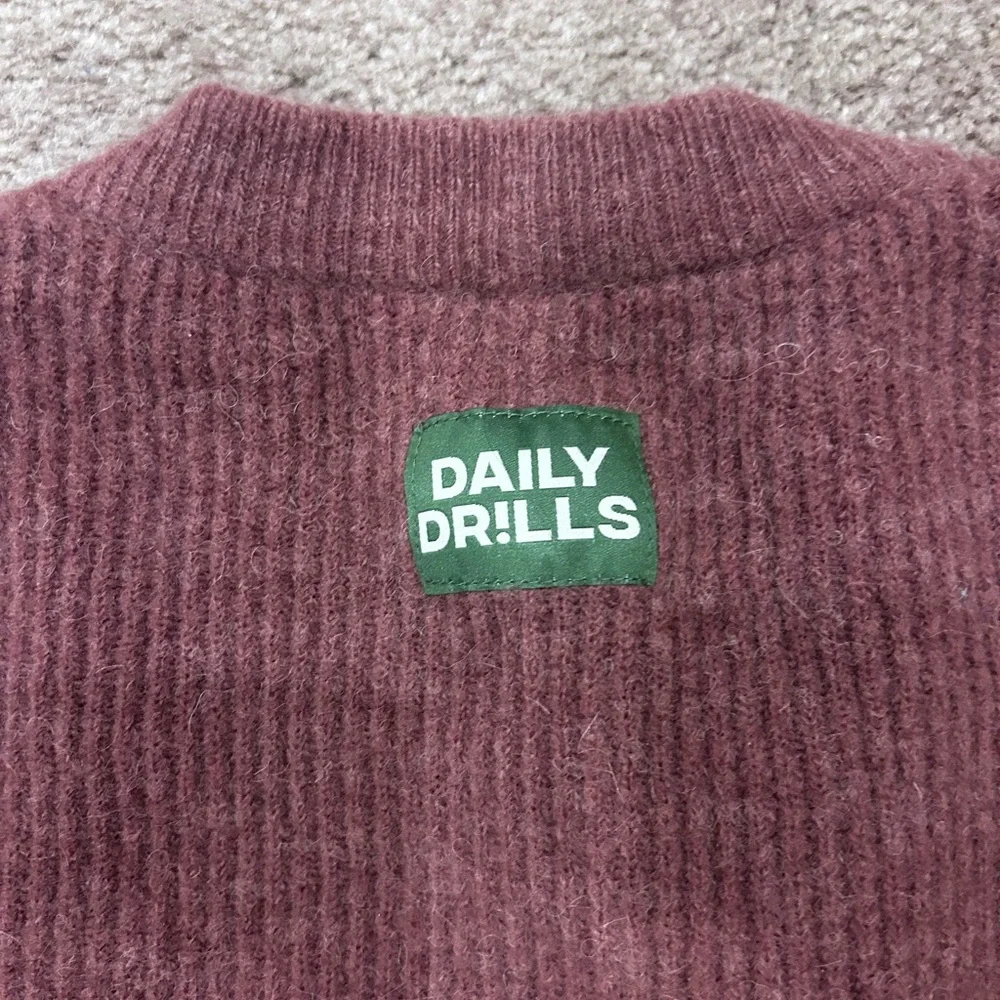 Daily Drills Single Button Ribbed Burgundy Cardigan Sweater in Wine New XS/S - Picture 9 of 9